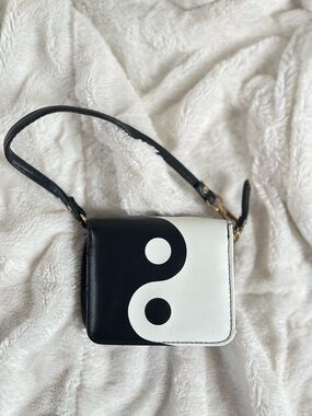 Black & White Yin-Yang Wallet/Wristlet